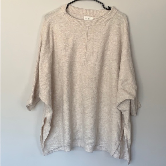 Lou and gray sweater - Picture 1 of 1